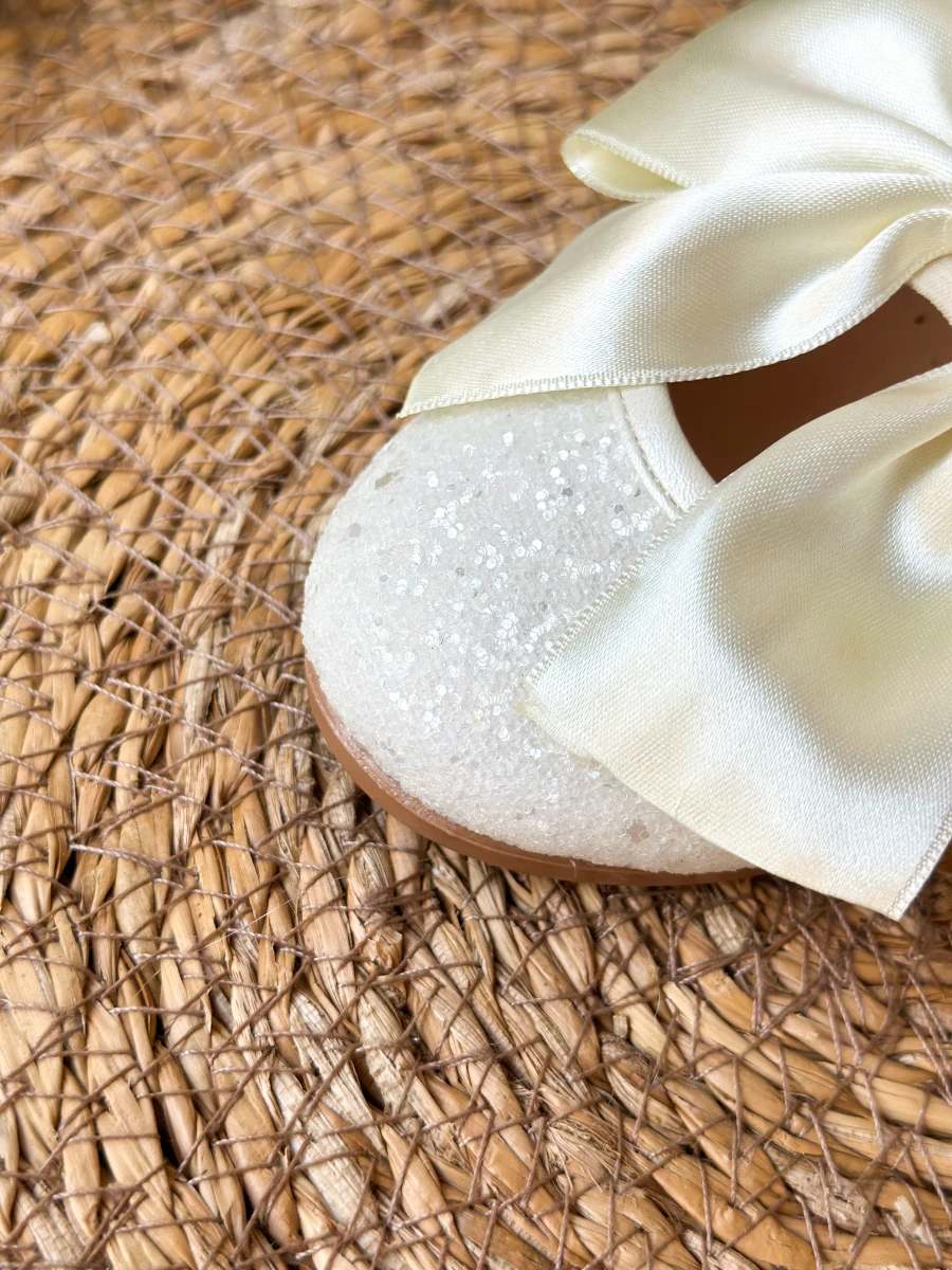 Saten Fiyonklu Beyaz Taşlı Simli Kız Çocuk Bebek Babet  - BEYAZ