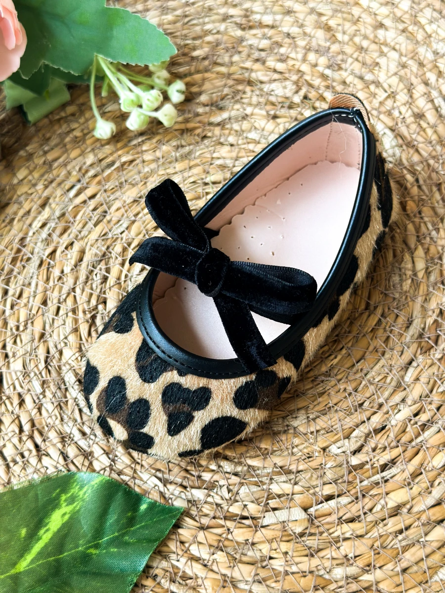 Kadife Fiyonklu Leopar Desenli Kız Çocuk Bebek Babet  - KAHVERENGİ