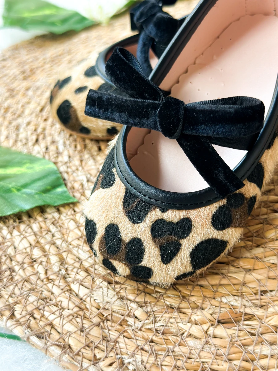 Kadife Fiyonklu Leopar Desenli Kız Çocuk Bebek Babet  - KAHVERENGİ