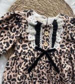 GRACE Leopar Desenli Uzun Kollu Dantel Detaylı Fiyonklu Kız Bebek Romper - Görsel 4